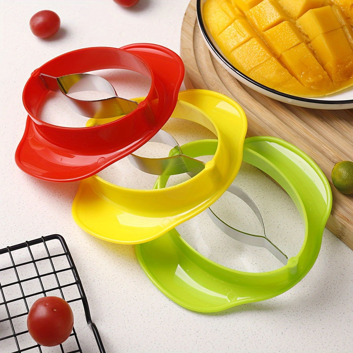 1pc Creative Mango Slicer, Household Mango Cutter and Pitter Tool for Peeling, Slicing, and Coring Fruits, Suitable for Teens or Children Under Parental Supervision
