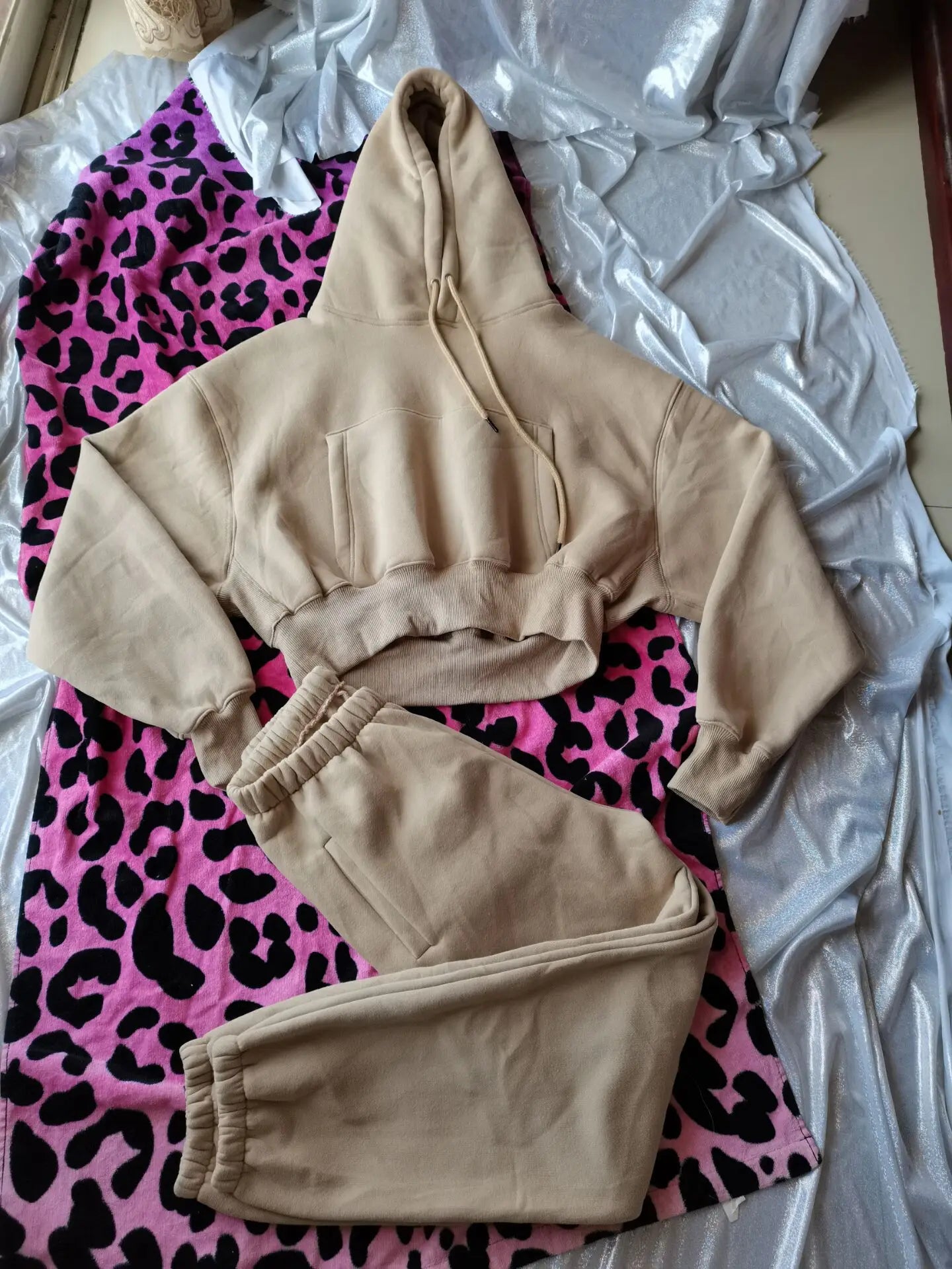 Women’s Fleece Hoodie and Jogger Pants 2-Piece Tracksuit Set, Warm Solid Color Sweat Suit for Fall and Winter Casual Sports Outfit