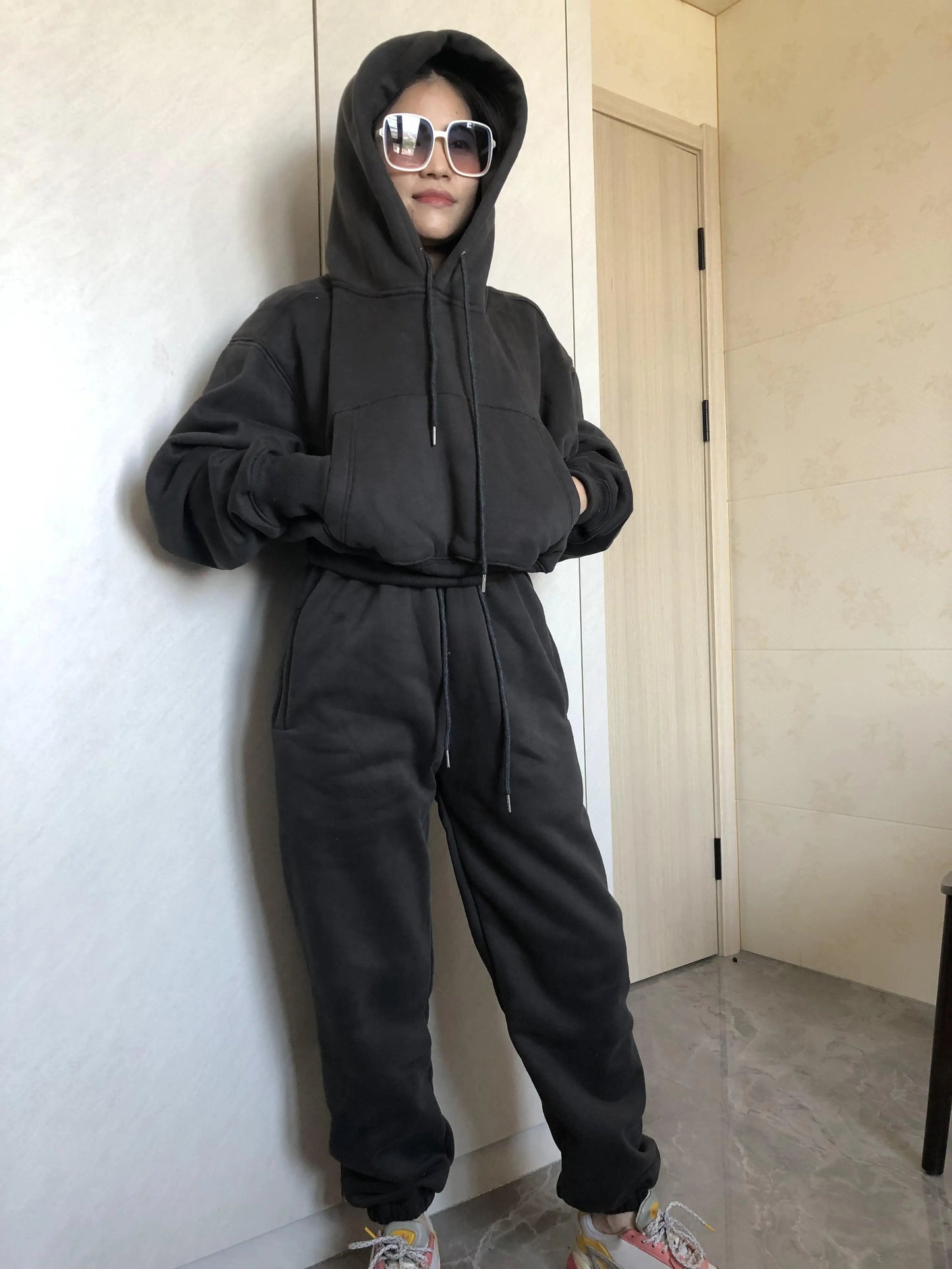 Women’s Fleece Hoodie and Jogger Pants 2-Piece Tracksuit Set, Warm Solid Color Sweat Suit for Fall and Winter Casual Sports Outfit