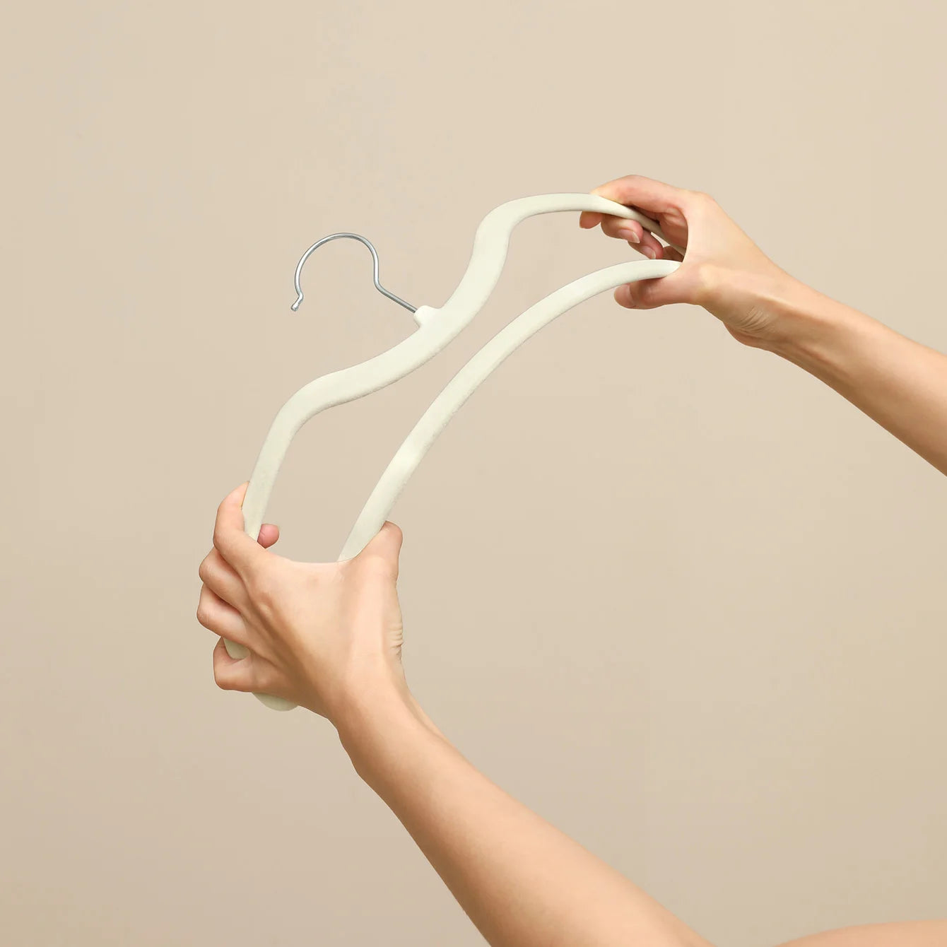 10PCS Flocking Plastic Clothes Hangers – Space-Saving Anti-Slip Short Neck Drying Hangers