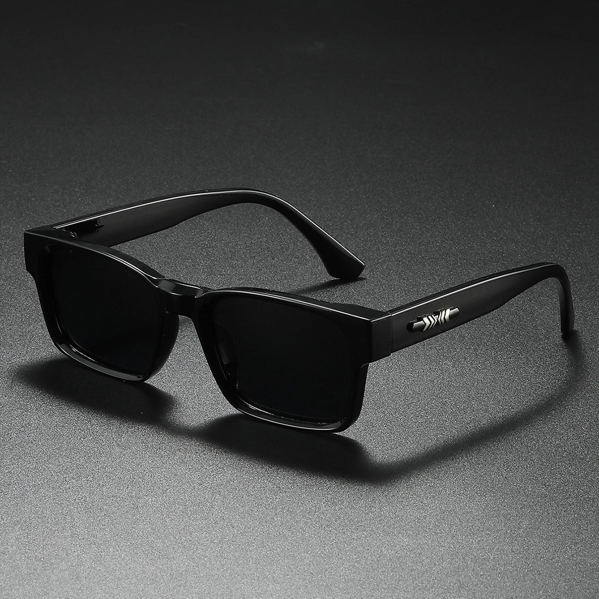 Square Polarized Sunglasses for Men and Women with Metal Core Frame, UV400 Protection, Unisex Fashion Eyewear for Travel, Driving, and Outdoor Activities