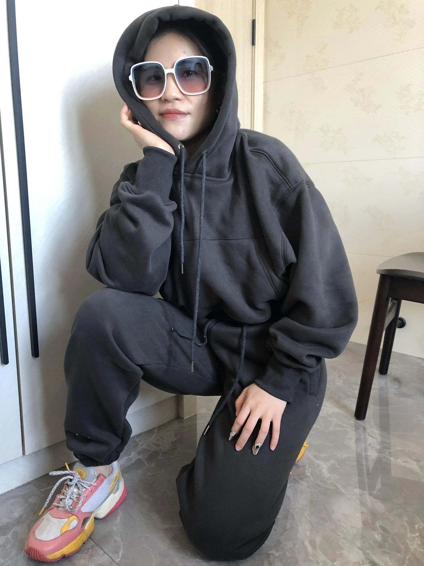 Women’s Fleece Hoodie and Jogger Pants 2-Piece Tracksuit Set, Warm Solid Color Sweat Suit for Fall and Winter Casual Sports Outfit
