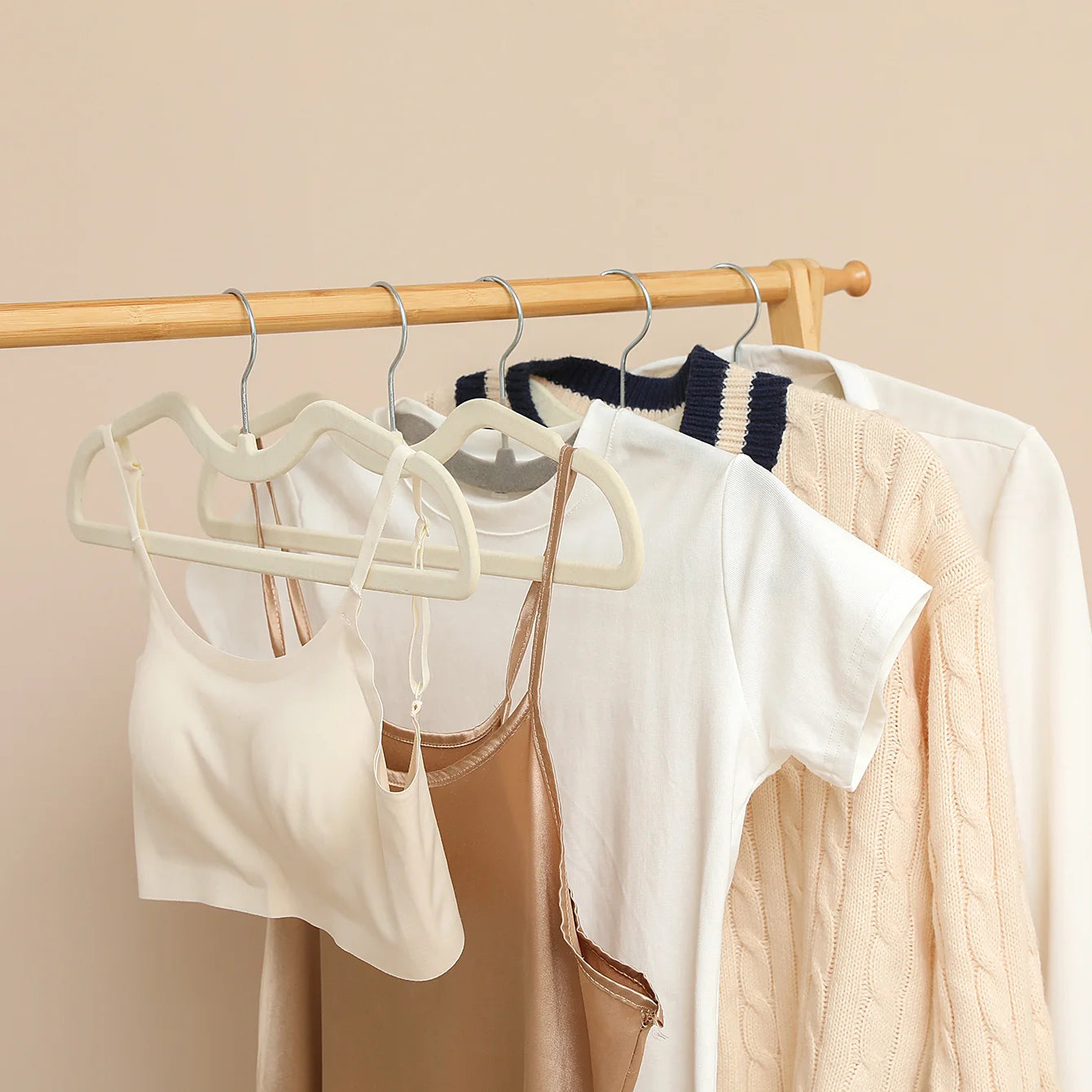 10PCS Flocking Plastic Clothes Hangers – Space-Saving Anti-Slip Short Neck Drying Hangers