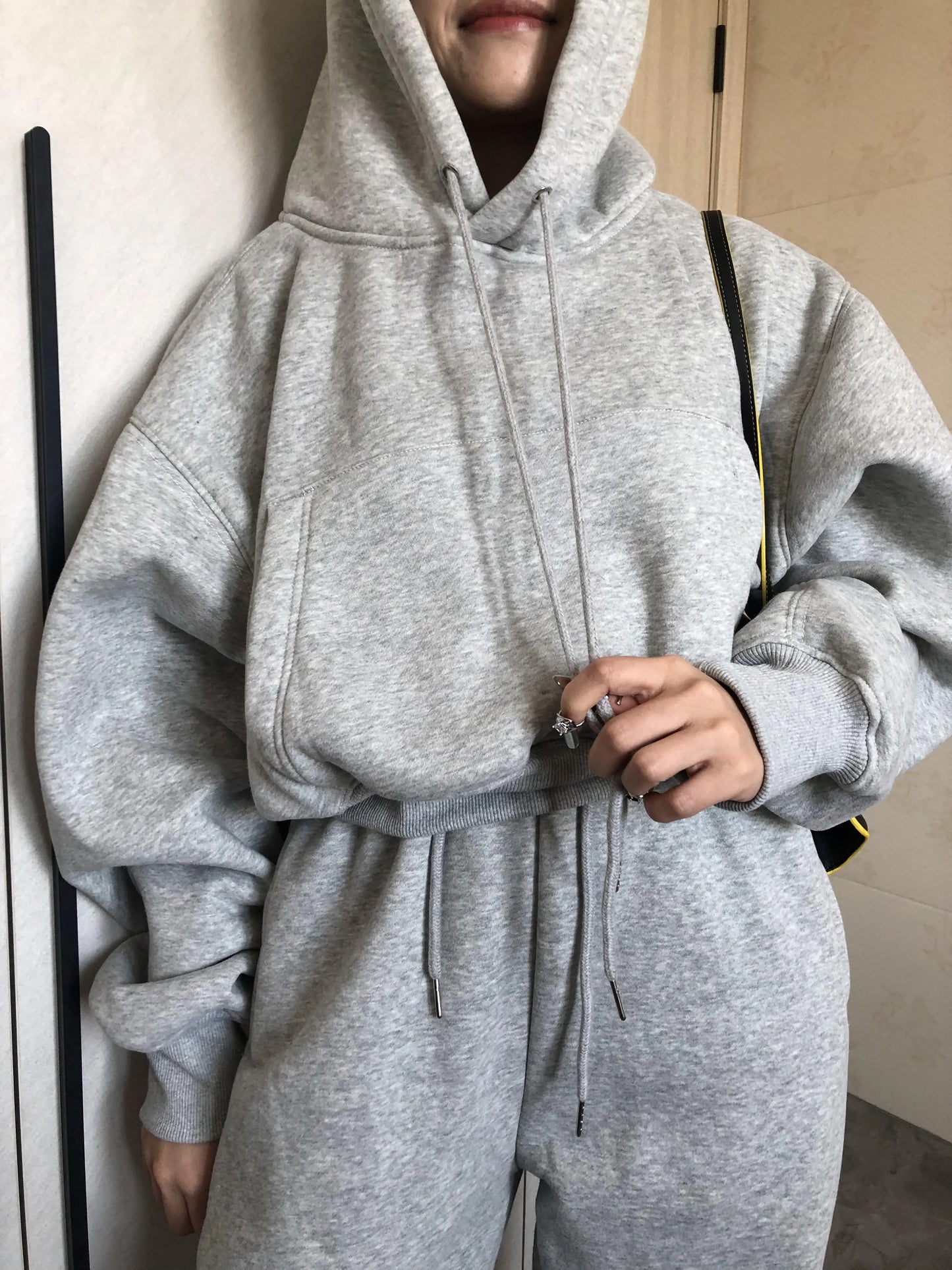 Women’s Fleece Hoodie and Jogger Pants 2-Piece Tracksuit Set, Warm Solid Color Sweat Suit for Fall and Winter Casual Sports Outfit