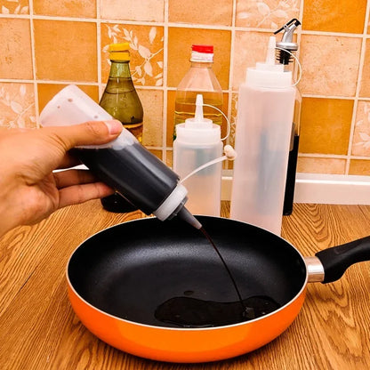 Large Squeeze Condiment Bottles with Nozzles – Ketchup, BBQ Sauce, Olive Oil Dispenser Squeeze Bottles Kitchen Gadget